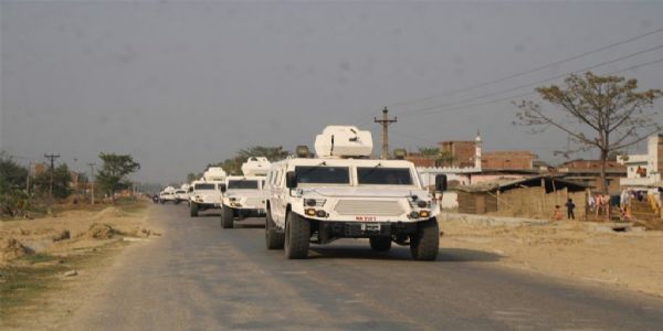 संसदीय चुनाव में सुरक्षा को लेकर नेपाली सेना ने सड़कों पर उतारी बख्तरबंद गाड़ियां