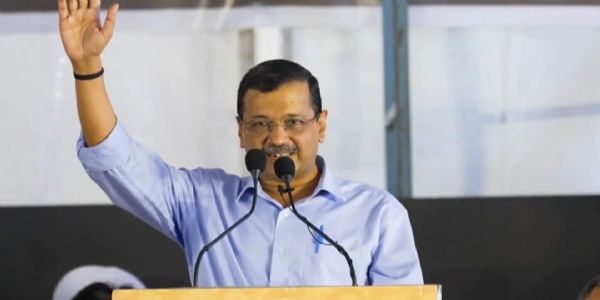 आआपा ने जंतर-मंतर से भाजपा और दिल्ली सरकार को घेरा, केजरीवाल बोले- देश में डर का माहौल