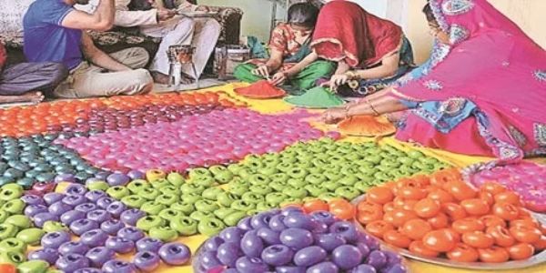 जयपुर के मणिहारों का रास्ता में सजे गुलाल गोटा