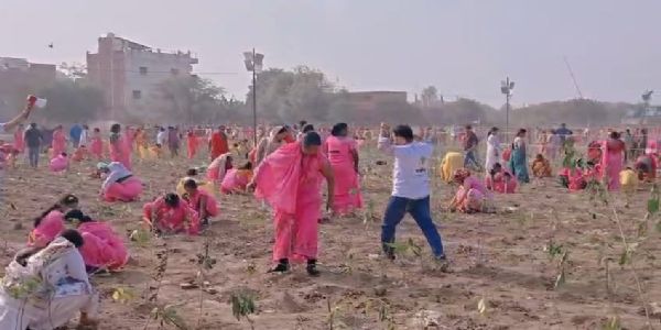 (अपडेट) चीन का रिकॉर्ड ध्वस्त कर काशी ने रचा नया वैश्विक कीर्तिमान, एक घंटे में रोपे 251446 पौधे