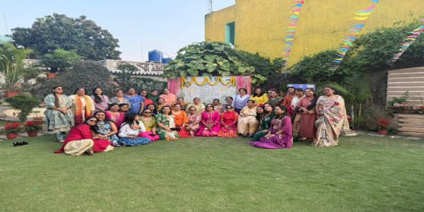 इनरव्हील क्लब के होली मिलन समारोह में सराबोर हुईं महिलाएं