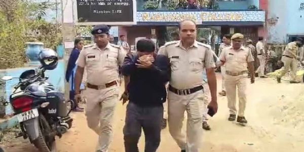 एसएससी ग्रुप-सी परीक्षा में मोबाइल के साथ दो परीक्षार्थी गिरफ्तार