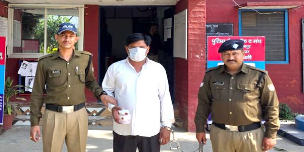 स्मैक के साथ तस्कर आज़म गिरफ्तार