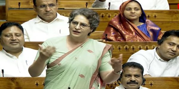प्रियंका ने राहुल गांधी को निडर नेता बताया