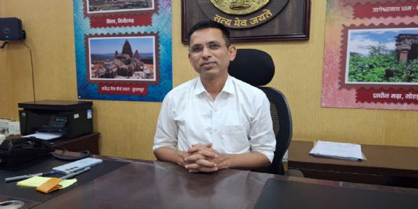 दमोह:अनावश्यक खरीद से बचें, जमाखोरी पर होगी सख्त कार्रवाई – कलेक्टर कोचर