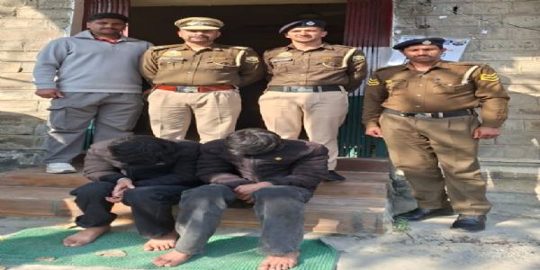 स्कूटी सवार दो युवकों से चरस बरामद, गिरफ्तार