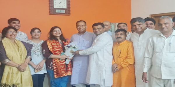सोनीपत: यूपीएससी में 268वीं रैंक पाने पर ईशिता शर्मा का स्वागत