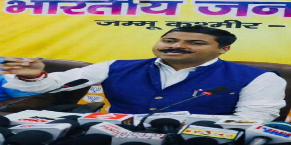 गौरव गुप्ता ने कहा: राहुल गांधी ने एआई शिखर सम्मेलन में बिना कपड़ों के प्रदर्शन पर गर्व जताया, खुद को बेनकाब किया