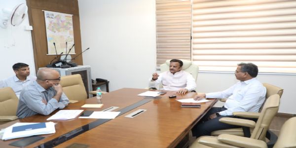 विशेषज्ञ चिकित्सकों की भर्ती प्रक्रिया और प्रावधानों को अधिक आकर्षक बनाया जाए: उप मुख्यमंत्री शुक्ल