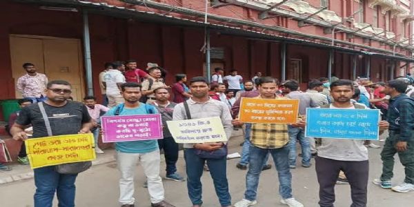 स्थायी नौकरी की मांग को लेकर सिविल डिफेंस कर्मियों का नवान्न मार्च