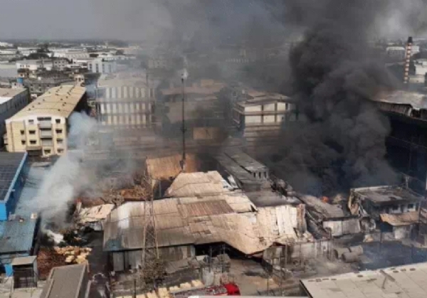 સુરતની સચિન વિસ્તારમાં આવેલી એથર કેમિકલ કંપનીમાં ભીષણ આગ