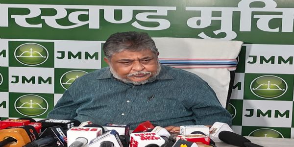 पेट्रोलियम और एलपीजी की स्थिति पर लोगों को गुमराह कर रहा केंद्र : सुप्रियो