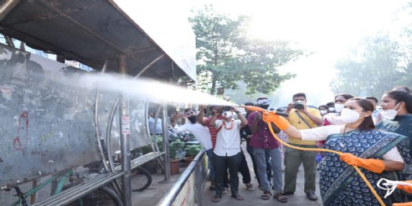 ठाणे मेयर ने स्वयं कराई सफाई, जनता ने भी बटाया हाथ