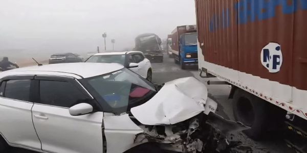 यमुनानगर:घनी धुंध से सहारनपुर-पंचकुला हाईवे पर आठ वाहनों की टक्कर, दो चालक घायल