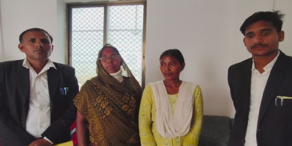 शासन ने पीड़ित परिवार को दी चार लाख की आर्थिक सहायता