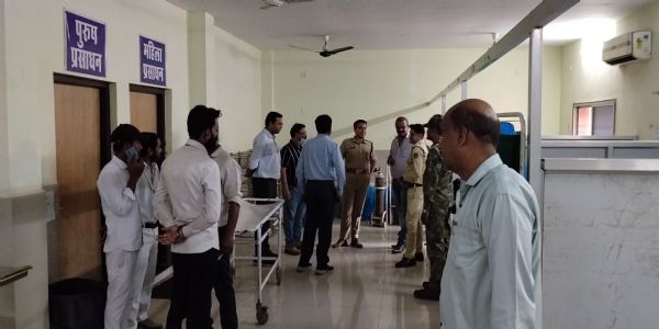 जिला अस्पताल के बर्न वार्ड में भर्ती युवती ने फांसी लगाकर दी जान, अस्पताल में मचा हड़कंप