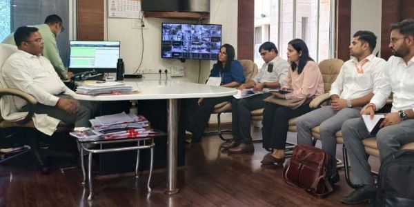 इंदौर में घरेलू गैस, पेट्रोल और डीजल की कोई कमी नहीं, उपभोक्ता घबराएं नहीं: कलेक्टर शिवम वर्मा