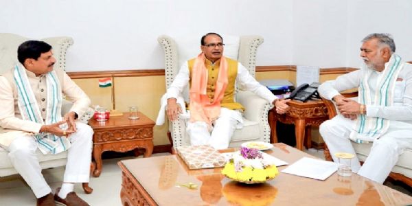 केन्द्रीय कृषि मंत्री शिवराज सिंह चौहान से मिले मप्र के मुख्यमंत्री मोहन यादव केन्द्रीय कृषि मंत्री शिवराज सिंह चौहान से मिले मप्र के मुख्यमंत्री मोहन यादव