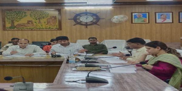 बैंकर्स की बैठक लेते हुए डीएम जसजीत कौर बैंकर्स की बैठक लेते हुए डीएम जसजीत कौर