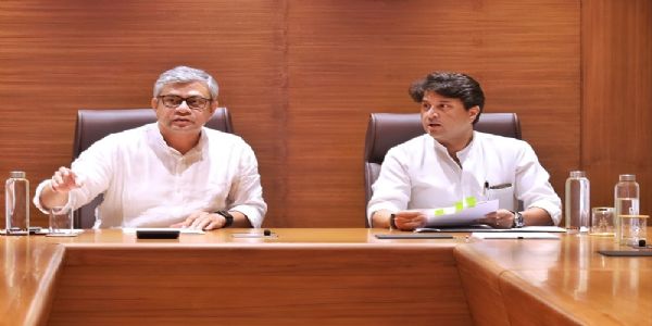 केन्द्रीय मंत्री सिंधिया और वैष्णव