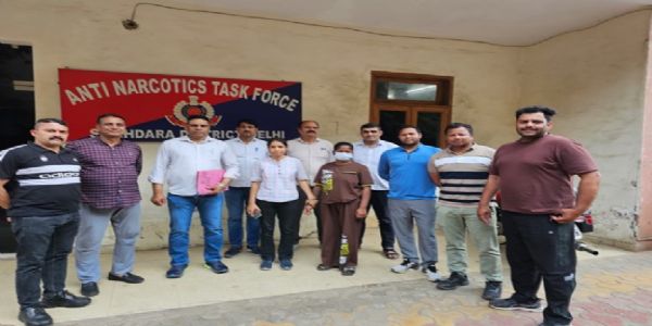 गीता कॉलोनी में महिला ड्रग तस्कर गिरफ्तार, 55 ग्राम स्मैक बरामद