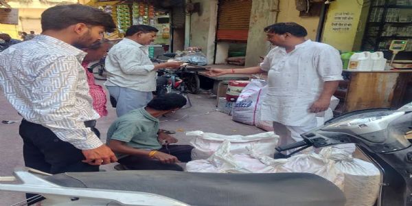 उज्जैन में खाद्य विभाग ने मारे  छापे, जब्त किए सिलेण्डर