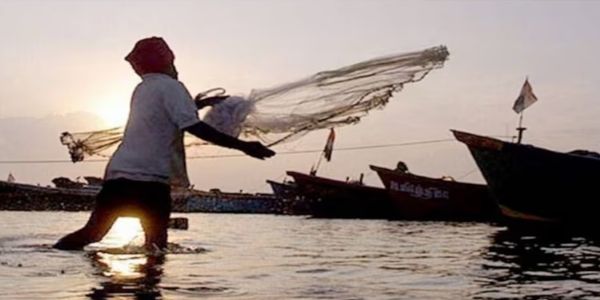 रामेश्वरम के दो मछुआरों को श्रीलंकाई नौसेना ने किया गिरफ्तार