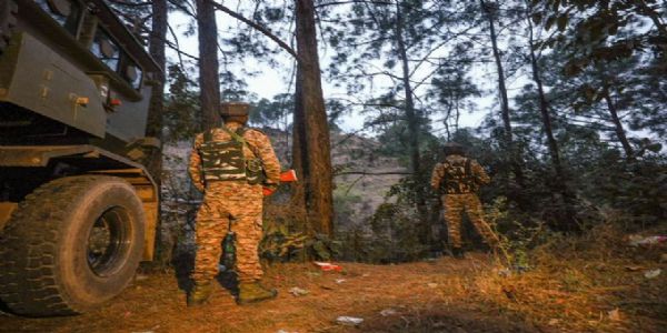 राजौरी में आतंकी ठिकाने का भंडाफोड़, आईईडी बरामद