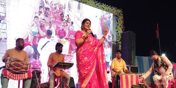 शीतला अष्टमी पर शीतला धाम में भक्ति की बयार, देवी गीतों पर झूमे श्रद्धालु