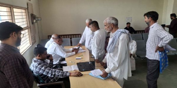 हांसी : दो साल पहले हुई पति की मौत, आज तक नहीं बनी विधवा पेंशन