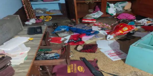 खंडवा में स्कार्पियो सवार बदमाश चौकीदारों को बंधक बनाकर 1.60 लाख रुपये और बंदूक लूट ले गए