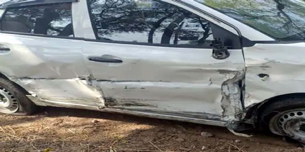 हिसार में दो कारों की आमने-सामने टक्कर, बाल-बाल बचे
