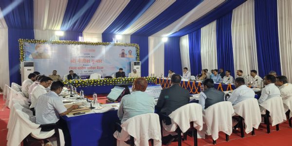 नीतीश कुमार ने कटिहार में की विकास योजनाओं की समीक्षा, उद्योगों को बढ़ावा देने का दिया निर्देश