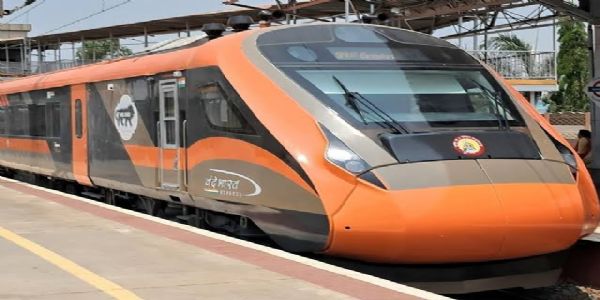 लखनऊ वंदेभारत एक्सप्रेस में 14 मार्च से बढ़ेगी कोचों की संख्या