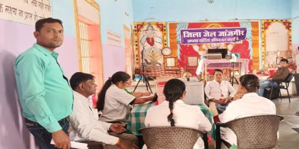 जिला जेल जांजगीर में बंदियों की स्वास्थ्य जांच और हेपेटाइटिस-बी टीकाकरण शिविर आयोजित