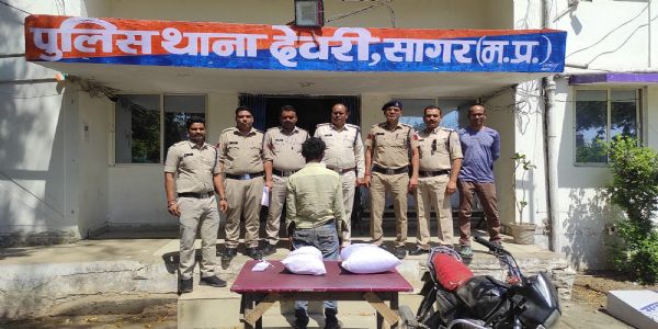 सागरः देवरी पुलिस ने घेराबंदी कर पकड़ा तस्कर, एक आरोपी अंधेरे का फायदा उठाकर फरार