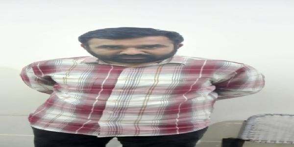 पुलिस कांस्टेबल को बीस हजार की रिश्वत लेते पकड़ा