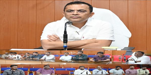 जांजगीर चांपा : जिले में घरेलू एलपीजी आपूर्ति सुनिश्चित करने कलेक्टर ने ली बैठक