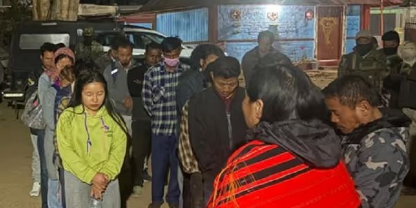 उखरुल में बंधक बनाए गए 20 नागरिक रिहा