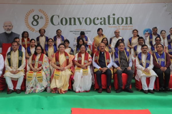 इंदिरा गांधी दिल्ली महिला तकनीकी विश्वविद्यालय (आईजीडीटीयूडब्ल्यू) के 8वें दीक्षांत समारोह में शामिल हुईं दिल्ली की मुख्यमंत्री रेखा गुप्ता , साथ में दिल्ली के शिक्षा मंत्री आशीष सूद इंदिरा गांधी दिल्ली महिला तकनीकी विश्वविद्यालय (आईजीडीटीयूडब्ल्यू) के 8वें दीक्षांत समारोह में शामिल हुईं दिल्ली की मुख्यमंत्री रेखा गुप्ता , साथ में दिल्ली के शिक्षा मंत्री आशीष सूद