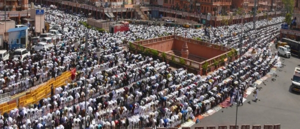 जामा मस्जिद पर उमड़ा अकीदतमंदों का सैलाब जामा मस्जिद पर उमड़ा अकीदतमंदों का सैलाब