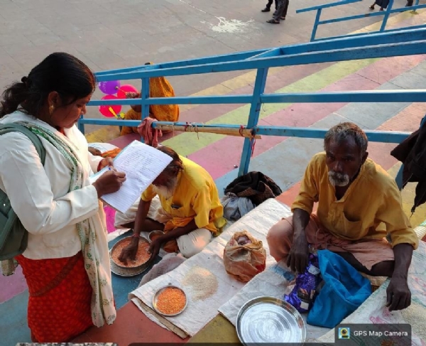 भिक्षावृत्ति मुक्त जबलपुर की ओर बढ़े कदम, गौरीघाट में 267 भिक्षुकों का हुआ सर्वे भिक्षावृत्ति मुक्त जबलपुर की ओर बढ़े कदम, गौरीघाट में 267 भिक्षुकों का हुआ सर्वे