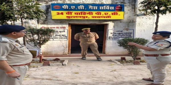 परेड के बाद सेनानायक ने गैस एजेंसी का किया निरीक्षण