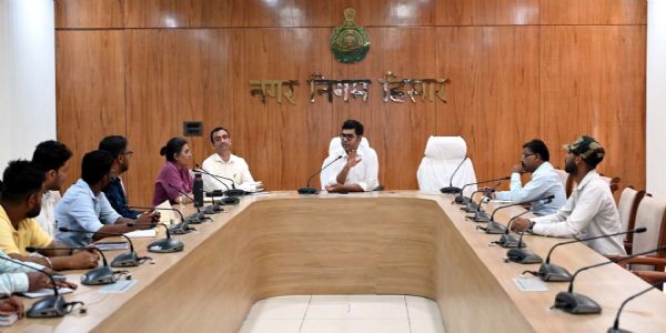 हिसार में हर घर से कचरा उठाने की सुविधा के बावजूद कुछ घर नहीं दे रहे कचरा