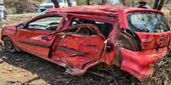 शिवपुरी-श्योपुर हाईवे पर कार पलटी, दंपती सहित 7 वर्षीय बेटी घायल, बच्ची की हालत नाजुक