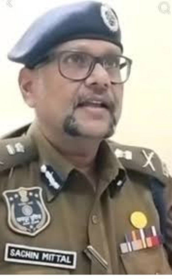 पुलिस कमिश्नर की पहल : बाजारों की सुरक्षा व्यवस्था सुदृढ़ करने को व्यापारियों से संवाद पुलिस कमिश्नर की पहल : बाजारों की सुरक्षा व्यवस्था सुदृढ़ करने को व्यापारियों से संवाद