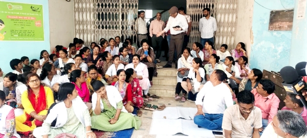 वार्ता करते सीएस डा. अनिल श्रीवास्तव वार्ता करते सीएस डा. अनिल श्रीवास्तव