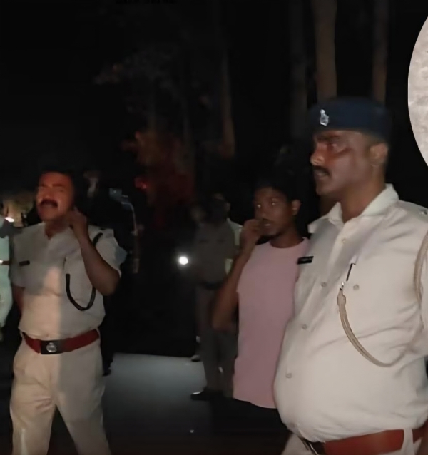 घटनास्थल पर पहुंची पुलिस घटनास्थल पर पहुंची पुलिस