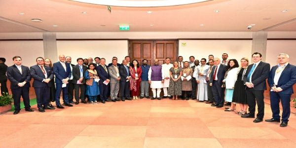 लोकसभा अध्यक्ष ओम बिरला शुक्रवार को  30 से अधिक देशों के सांसदों के प्रतिनिधिमंडल के साथ