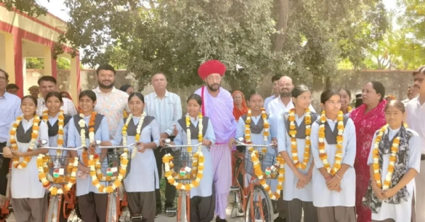 साइकिल वितरण